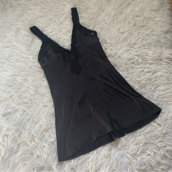 Dress - Picture 2 of 5